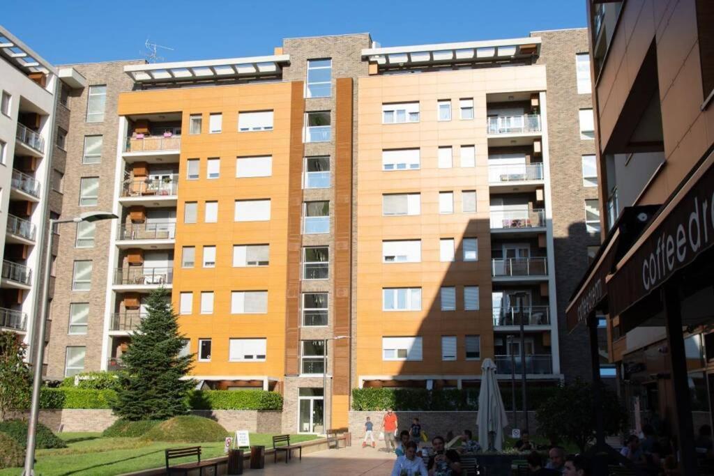 A Blok New Modern - Free Garage Parking, Comfortable, Quiet With A Park View Belgrade Exterior photo